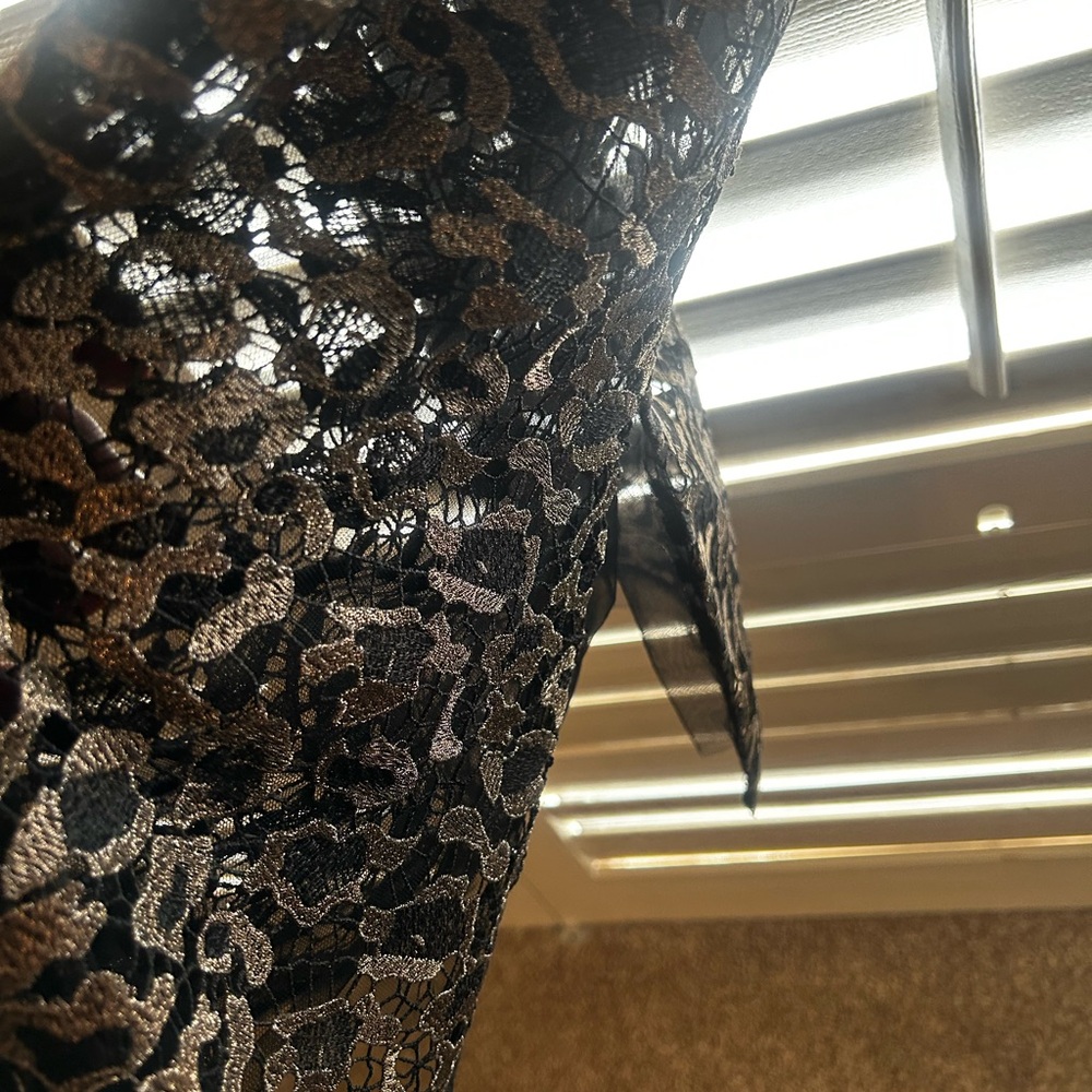 BCBG MaxAzria Women's Riley Woven Metallic Dress Size 4 - Picture 7 of 9